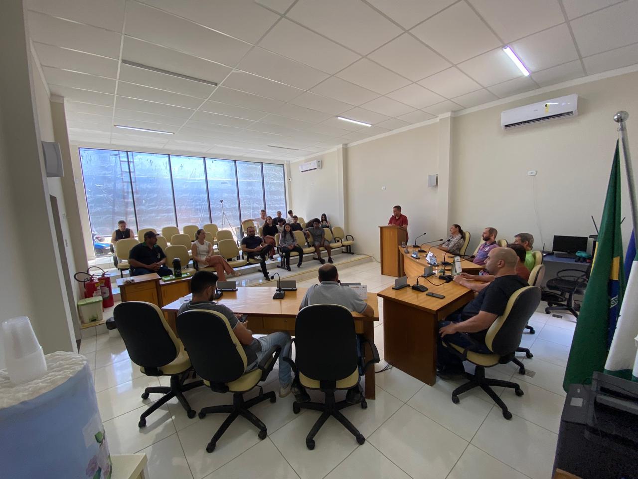 Audiência Pública da LOA 2026 conta com a participação do Parlamento Jovem